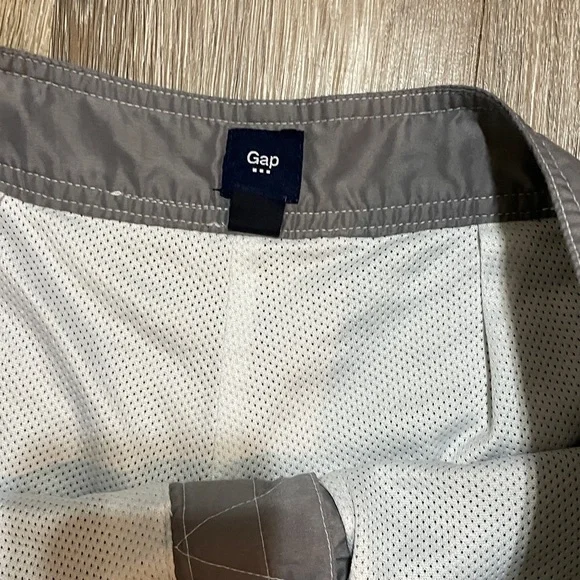 Gap Men’s Swim Wear - Picture 3 of 6